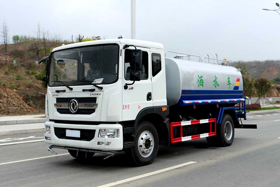 怎樣排除灑水車柴油機(jī)過早、過遲的噴油現(xiàn)象？